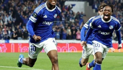 法甲踢疯了：2-1！5-4！巴黎遭遇绝杀，白堡连追四球，里昂主场溃败